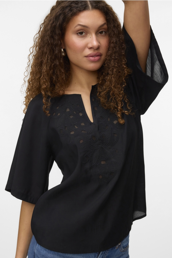 VMBRILEY 2/4 V-NECK EMB. TOP WVN BT 10328242 BLACK